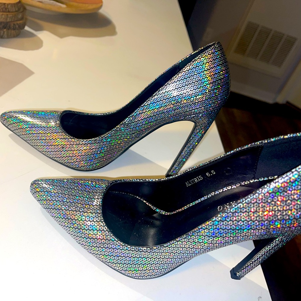 Women’s Holographic Sequin Pumps